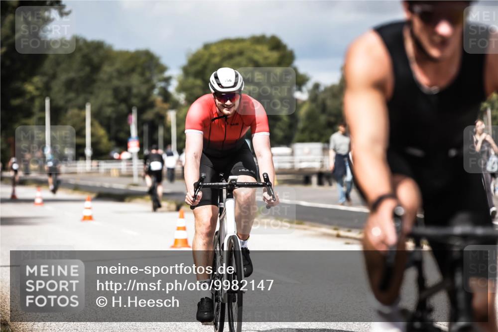 16.08.2026 - KN Förde Triathlon 2026 H.Heesch http://msf.ph/oto/9982147 16.08.2026 12:53:25 Radfahren 517, 556, 569, 588, 719 meine-sportfotos.de