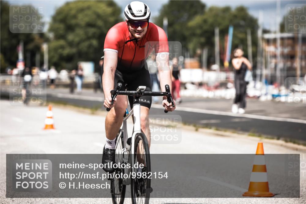16.08.2026 - KN Förde Triathlon 2026 H.Heesch http://msf.ph/oto/9982154 16.08.2026 12:53:25 Radfahren 517, 556, 569, 588, 719 meine-sportfotos.de
