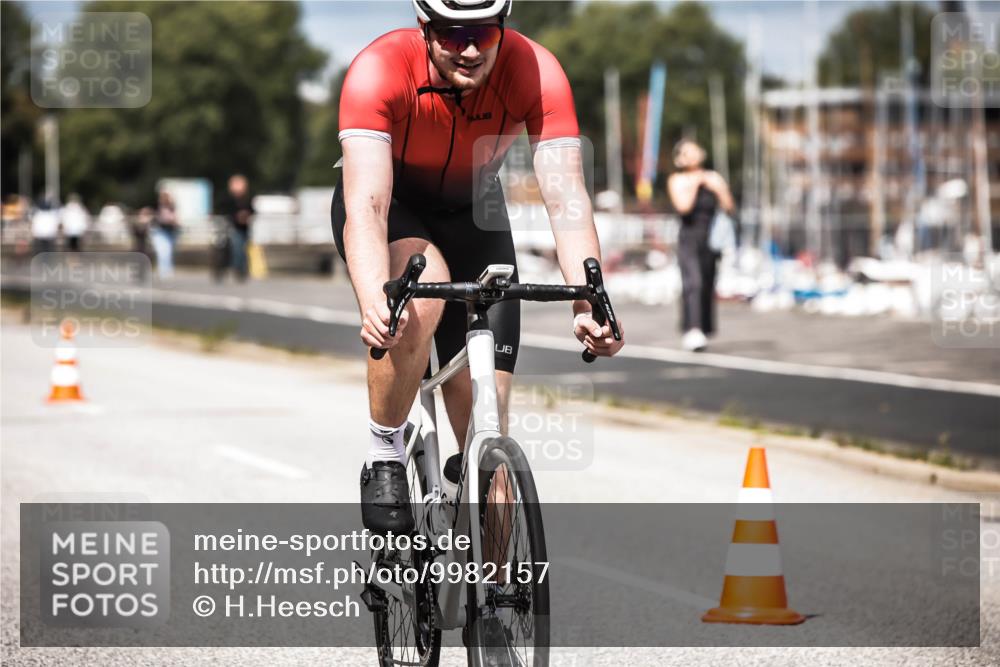 16.08.2026 - KN Förde Triathlon 2026 H.Heesch http://msf.ph/oto/9982157 16.08.2026 12:53:25 Radfahren 517, 556, 569, 588, 719 meine-sportfotos.de