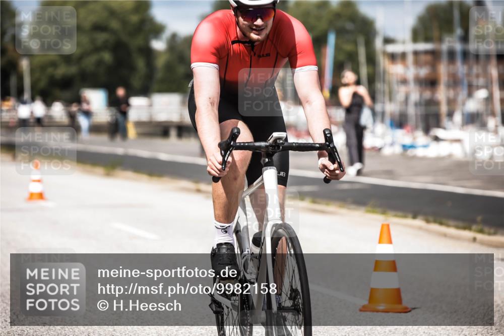 16.08.2026 - KN Förde Triathlon 2026 H.Heesch http://msf.ph/oto/9982158 16.08.2026 12:53:25 Radfahren 517, 556, 569, 588, 719 meine-sportfotos.de