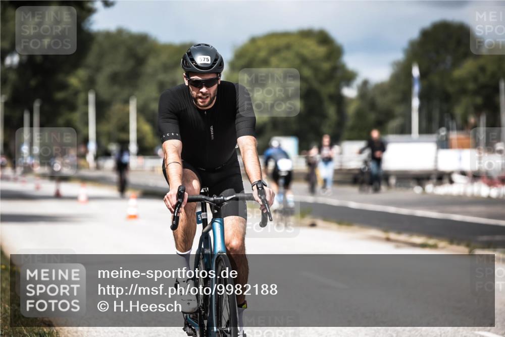16.08.2026 - KN Förde Triathlon 2026 H.Heesch http://msf.ph/oto/9982188 16.08.2026 12:53:36 Radfahren 544, 575 meine-sportfotos.de