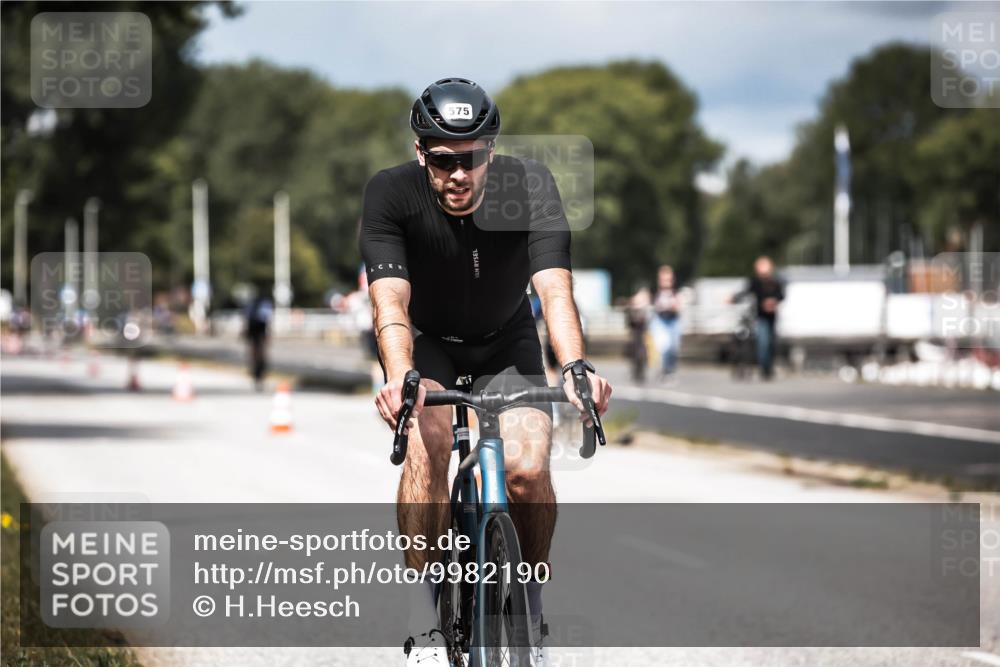 16.08.2026 - KN Förde Triathlon 2026 H.Heesch http://msf.ph/oto/9982190 16.08.2026 12:53:36 Radfahren 544, 575 meine-sportfotos.de