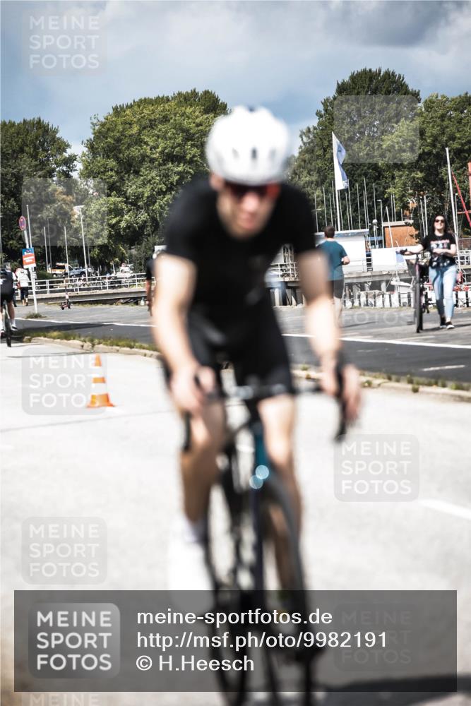 16.08.2026 - KN Förde Triathlon 2026 H.Heesch http://msf.ph/oto/9982191 16.08.2026 12:53:59 Radfahren 512, 549, 557, 571 meine-sportfotos.de