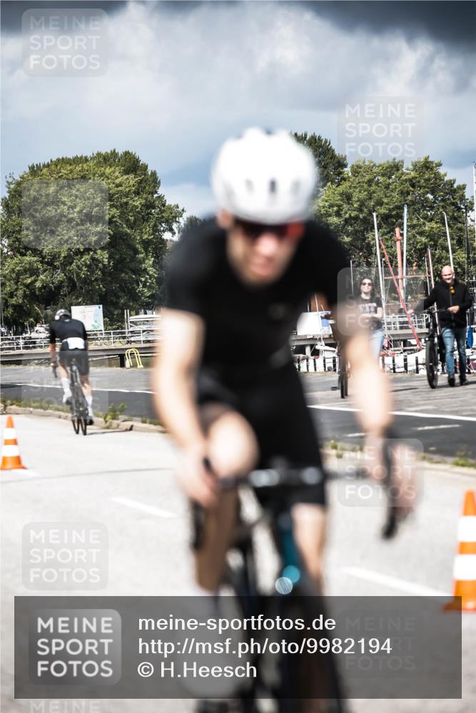 16.08.2026 - KN Förde Triathlon 2026 H.Heesch http://msf.ph/oto/9982194 16.08.2026 12:53:59 Radfahren 512, 549, 557, 571 meine-sportfotos.de