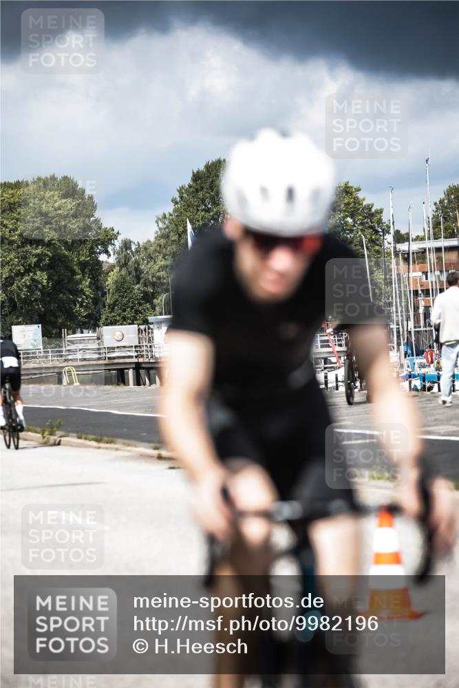 16.08.2026 - KN Förde Triathlon 2026 H.Heesch http://msf.ph/oto/9982196 16.08.2026 12:53:59 Radfahren 512, 549, 557, 571 meine-sportfotos.de