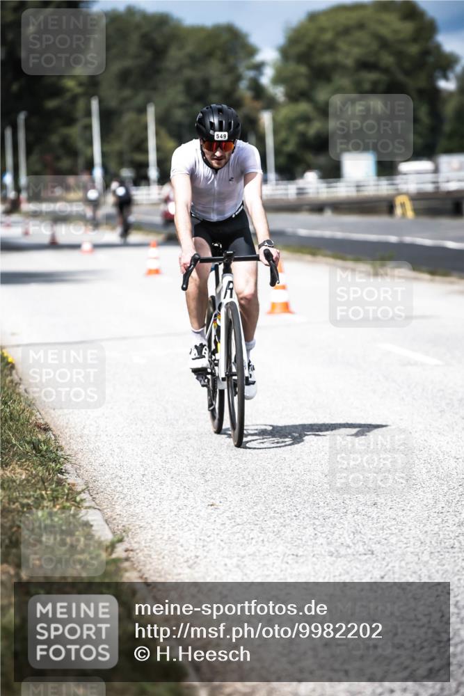 16.08.2026 - KN Förde Triathlon 2026 H.Heesch http://msf.ph/oto/9982202 16.08.2026 12:54:01 Radfahren 512, 549, 557, 571 meine-sportfotos.de