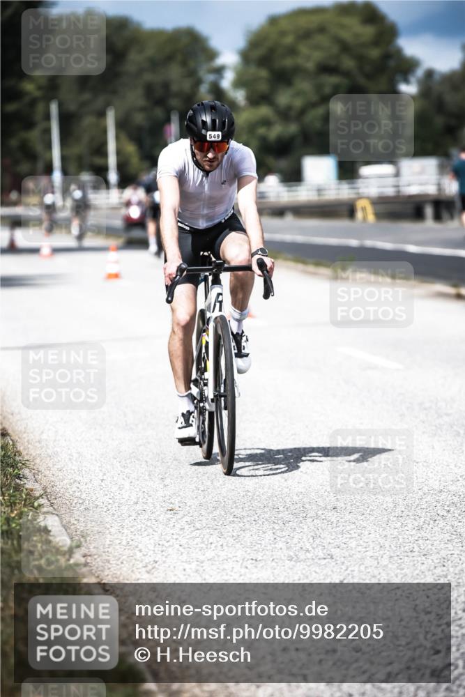 16.08.2026 - KN Förde Triathlon 2026 H.Heesch http://msf.ph/oto/9982205 16.08.2026 12:54:01 Radfahren 512, 549, 557, 571 meine-sportfotos.de