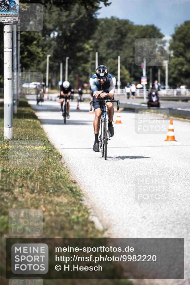16.08.2026 - KN Förde Triathlon 2026 H.Heesch http://msf.ph/oto/9982220 16.08.2026 12:54:06 Radfahren 505, 545, 574 meine-sportfotos.de