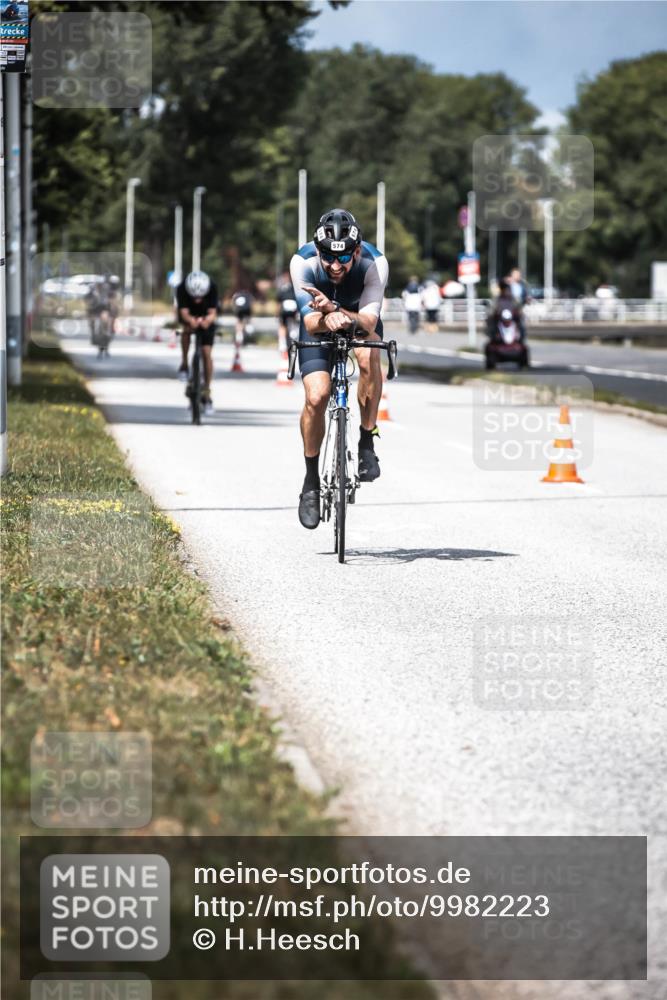 16.08.2026 - KN Förde Triathlon 2026 H.Heesch http://msf.ph/oto/9982223 16.08.2026 12:54:06 Radfahren 505, 545, 574 meine-sportfotos.de