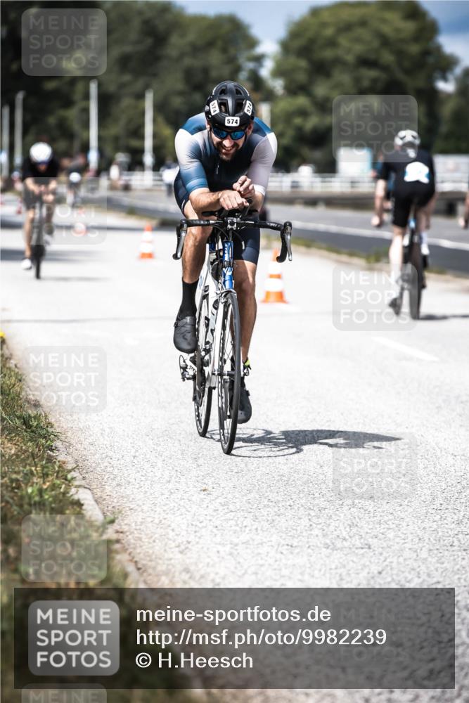 16.08.2026 - KN Förde Triathlon 2026 H.Heesch http://msf.ph/oto/9982239 16.08.2026 12:54:07 Radfahren 505, 545, 574 meine-sportfotos.de