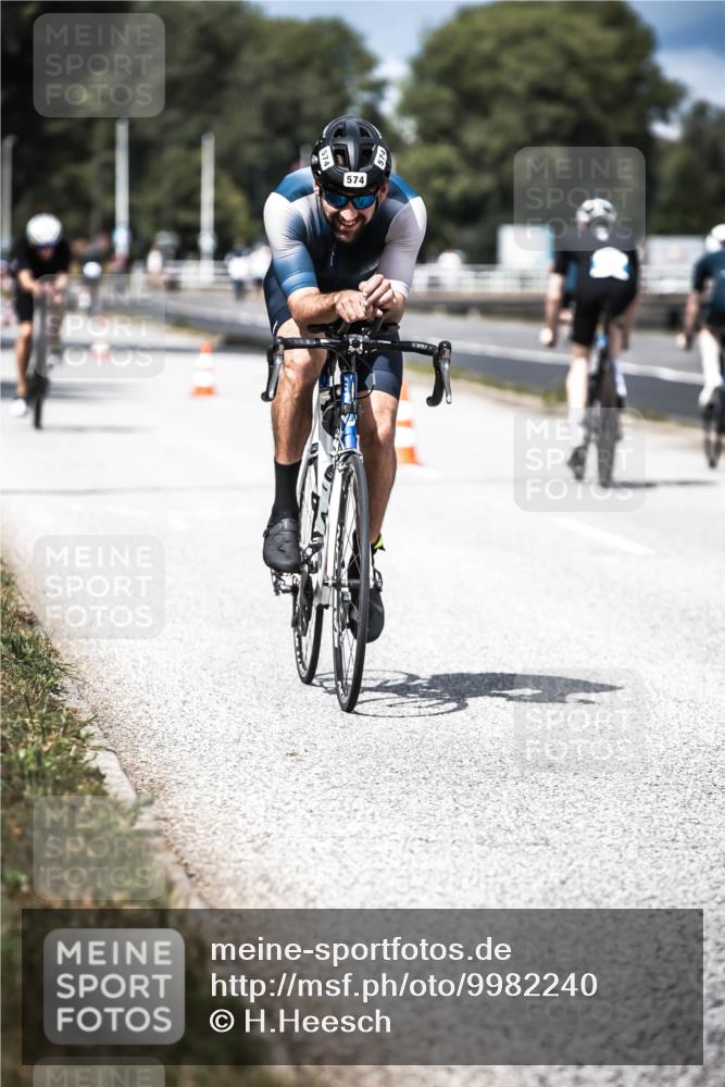 16.08.2026 - KN Förde Triathlon 2026 H.Heesch http://msf.ph/oto/9982240 16.08.2026 12:54:07 Radfahren 505, 545, 574 meine-sportfotos.de