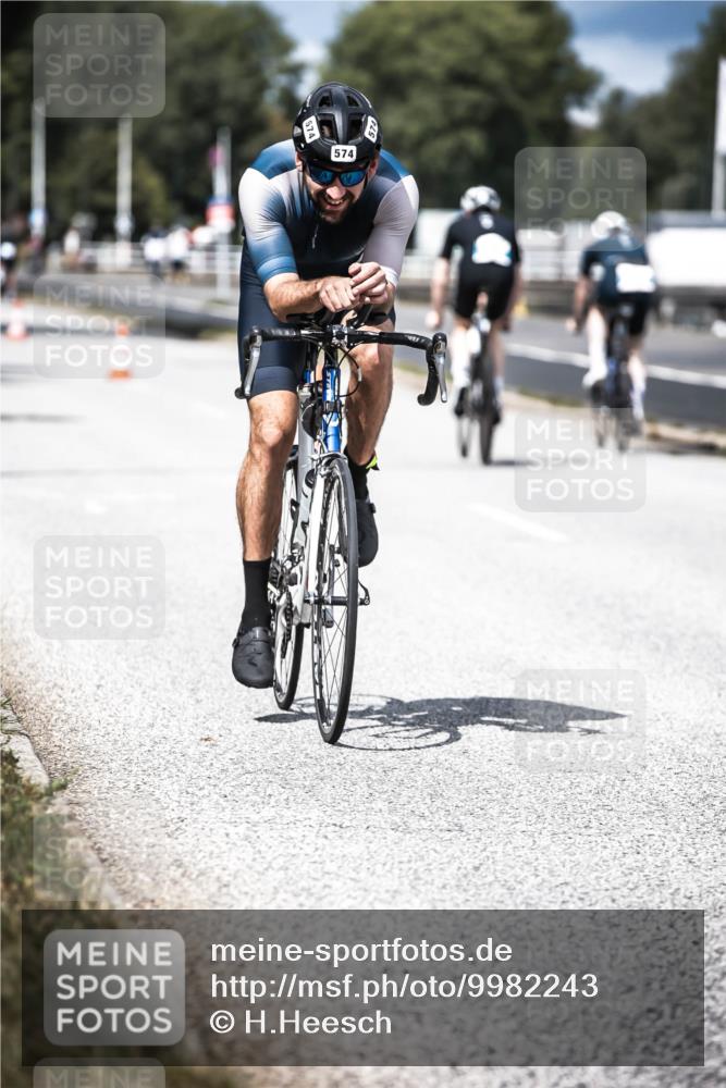 16.08.2026 - KN Förde Triathlon 2026 H.Heesch http://msf.ph/oto/9982243 16.08.2026 12:54:07 Radfahren 505, 545, 574 meine-sportfotos.de