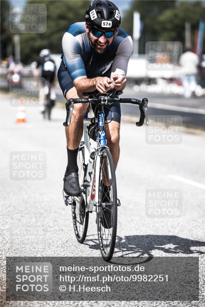 16.08.2026 - KN Förde Triathlon 2026 H.Heesch http://msf.ph/oto/9982251 16.08.2026 12:54:08 Radfahren 505, 545, 574 meine-sportfotos.de
