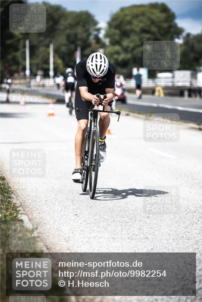 16.08.2026 - KN Förde Triathlon 2026 H.Heesch http://msf.ph/oto/9982254 16.08.2026 12:54:09 Radfahren 505, 545, 574 meine-sportfotos.de