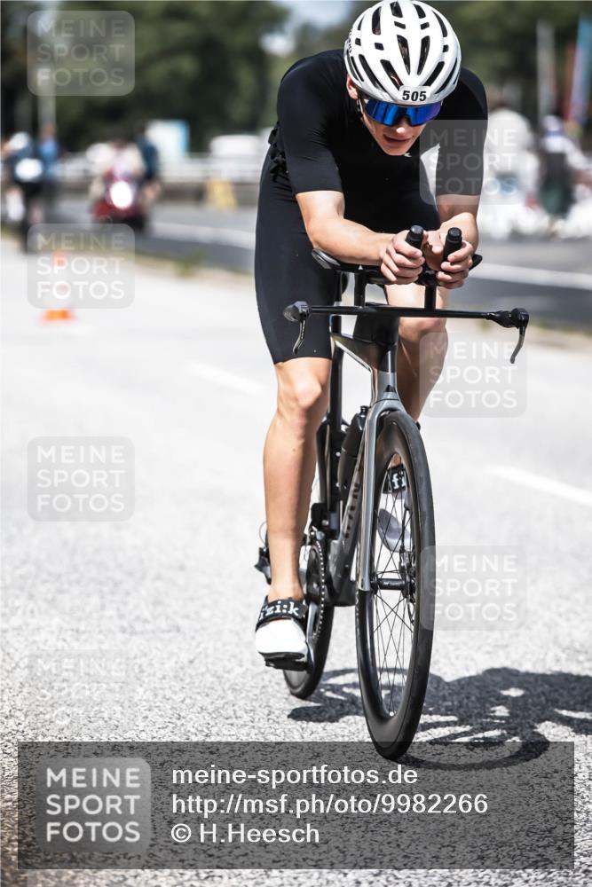 16.08.2026 - KN Förde Triathlon 2026 H.Heesch http://msf.ph/oto/9982266 16.08.2026 12:54:10 Radfahren 505, 545, 574 meine-sportfotos.de