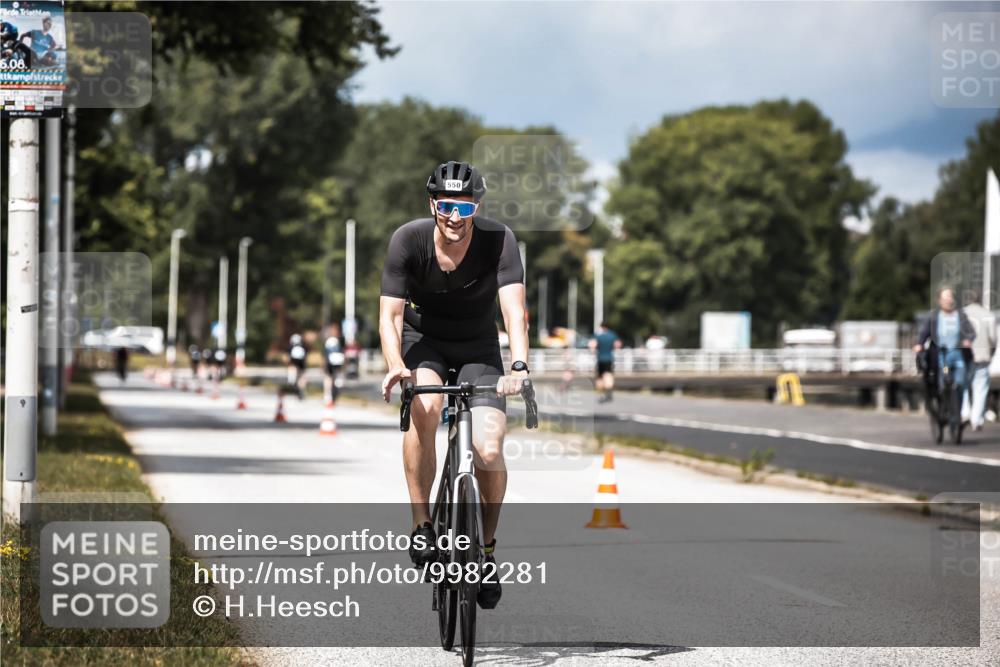 16.08.2026 - KN Förde Triathlon 2026 H.Heesch http://msf.ph/oto/9982281 16.08.2026 12:54:17 Radfahren 508, 550, 703 meine-sportfotos.de