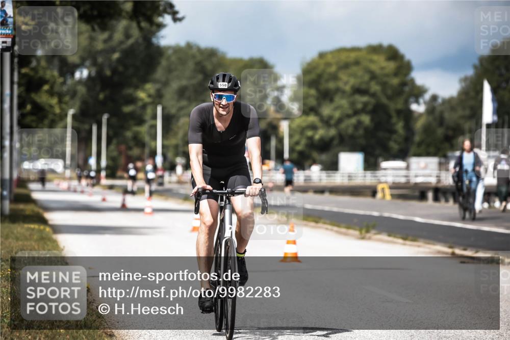 16.08.2026 - KN Förde Triathlon 2026 H.Heesch http://msf.ph/oto/9982283 16.08.2026 12:54:17 Radfahren 508, 550, 703 meine-sportfotos.de