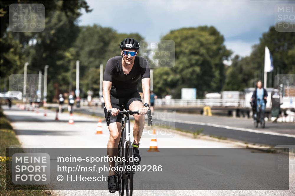 16.08.2026 - KN Förde Triathlon 2026 H.Heesch http://msf.ph/oto/9982286 16.08.2026 12:54:17 Radfahren 508, 550, 703 meine-sportfotos.de