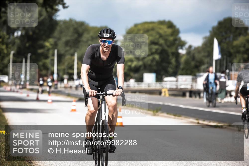 16.08.2026 - KN Förde Triathlon 2026 H.Heesch http://msf.ph/oto/9982288 16.08.2026 12:54:17 Radfahren 508, 550, 703 meine-sportfotos.de
