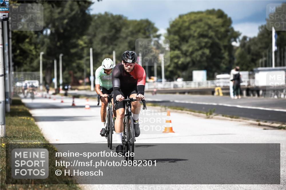 16.08.2026 - KN Förde Triathlon 2026 H.Heesch http://msf.ph/oto/9982301 16.08.2026 12:54:32 Radfahren 518, 539, 591, 702, 707 meine-sportfotos.de