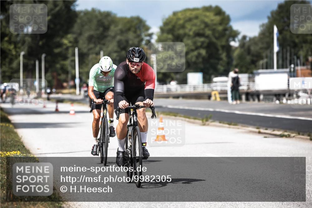 16.08.2026 - KN Förde Triathlon 2026 H.Heesch http://msf.ph/oto/9982305 16.08.2026 12:54:32 Radfahren 518, 539, 591, 702, 707 meine-sportfotos.de