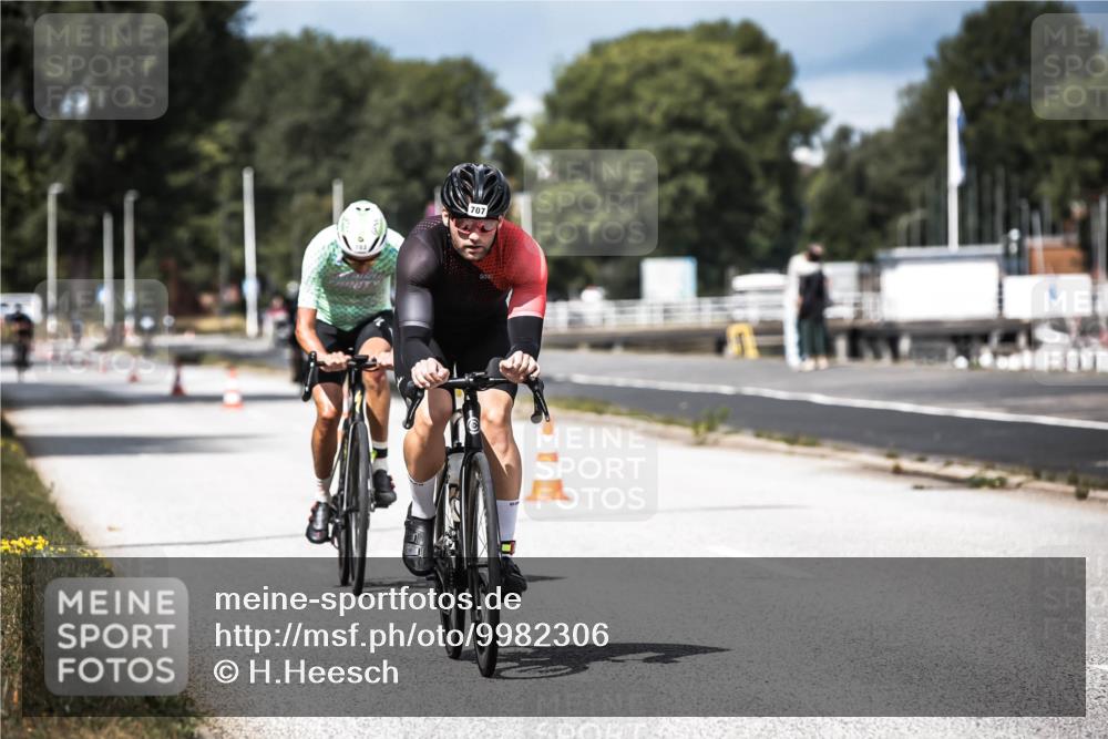16.08.2026 - KN Förde Triathlon 2026 H.Heesch http://msf.ph/oto/9982306 16.08.2026 12:54:32 Radfahren 518, 539, 591, 702, 707 meine-sportfotos.de