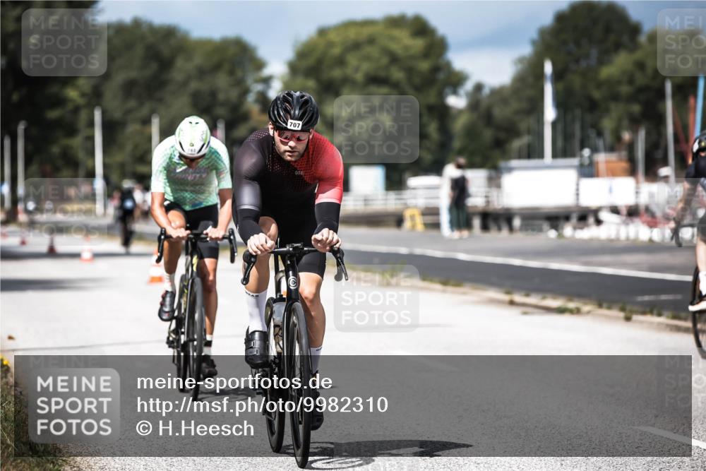 16.08.2026 - KN Förde Triathlon 2026 H.Heesch http://msf.ph/oto/9982310 16.08.2026 12:54:32 Radfahren 518, 539, 591, 702, 707 meine-sportfotos.de