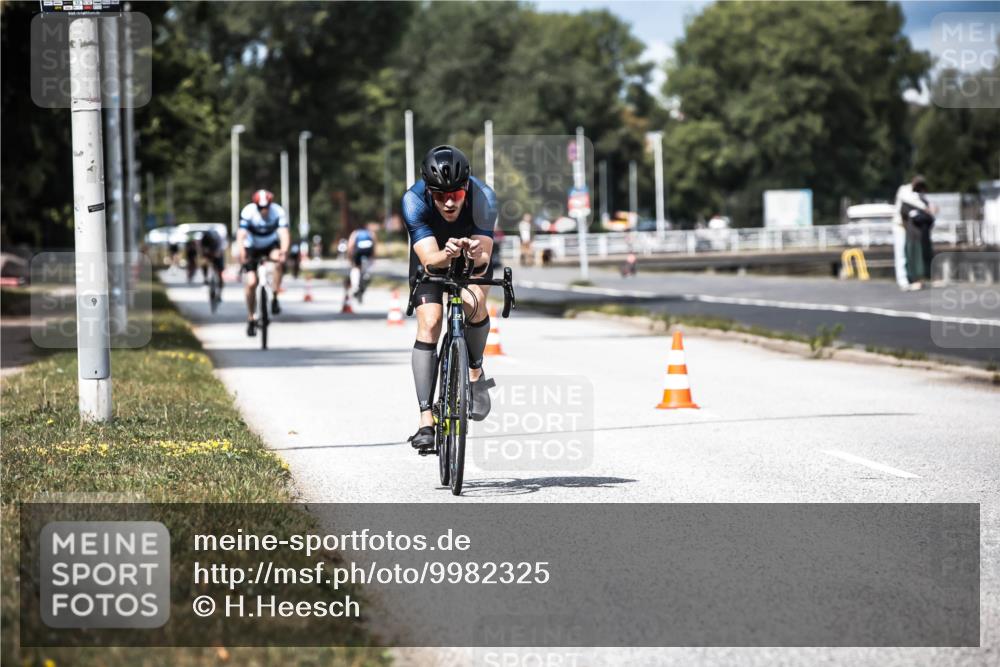 16.08.2026 - KN Förde Triathlon 2026 H.Heesch http://msf.ph/oto/9982325 16.08.2026 12:54:42 Radfahren 503, 568, 708 meine-sportfotos.de