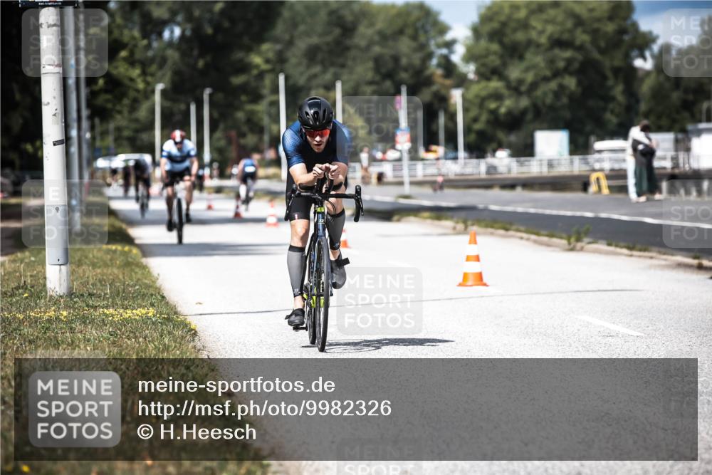 16.08.2026 - KN Förde Triathlon 2026 H.Heesch http://msf.ph/oto/9982326 16.08.2026 12:54:42 Radfahren 503, 568, 708 meine-sportfotos.de