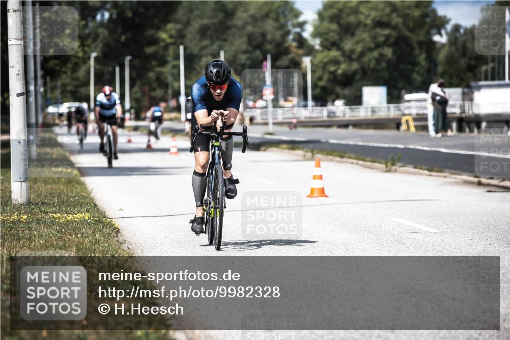 16.08.2026 - KN Förde Triathlon 2026 H.Heesch http://msf.ph/oto/9982328 16.08.2026 12:54:42 Radfahren 503, 568, 708 meine-sportfotos.de