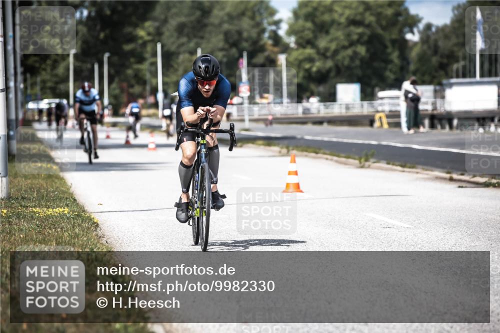 16.08.2026 - KN Förde Triathlon 2026 H.Heesch http://msf.ph/oto/9982330 16.08.2026 12:54:42 Radfahren 503, 568, 708 meine-sportfotos.de