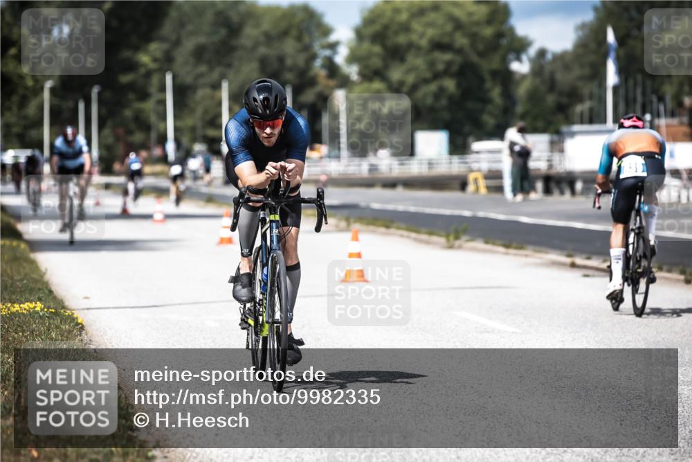 16.08.2026 - KN Förde Triathlon 2026 H.Heesch http://msf.ph/oto/9982335 16.08.2026 12:54:43 Radfahren 503, 708 meine-sportfotos.de