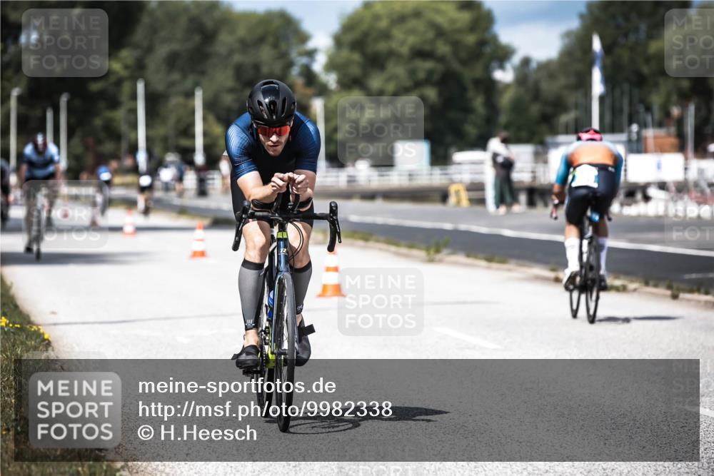 16.08.2026 - KN Förde Triathlon 2026 H.Heesch http://msf.ph/oto/9982338 16.08.2026 12:54:43 Radfahren 503, 708 meine-sportfotos.de