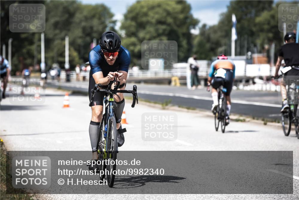 16.08.2026 - KN Förde Triathlon 2026 H.Heesch http://msf.ph/oto/9982340 16.08.2026 12:54:43 Radfahren 503, 708 meine-sportfotos.de