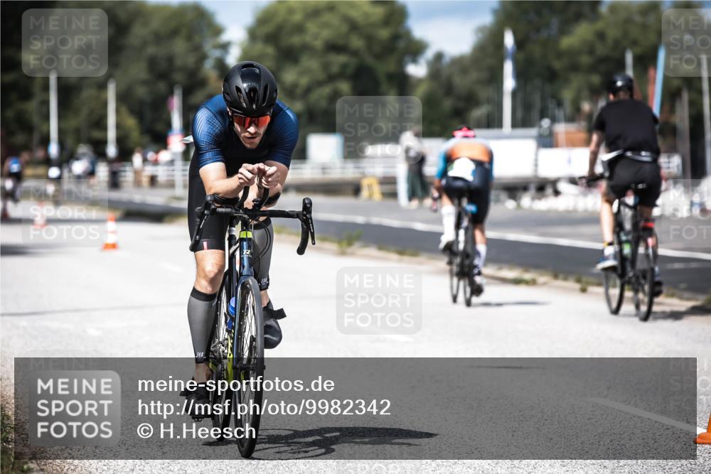 16.08.2026 - KN Förde Triathlon 2026 H.Heesch http://msf.ph/oto/9982342 16.08.2026 12:54:43 Radfahren 503, 708 meine-sportfotos.de