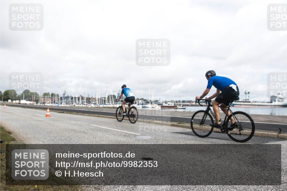 16.08.2026 - KN Förde Triathlon 2026 H.Heesch http://msf.ph/oto/9982353 16.08.2026 11:30:44 Radfahren 386, 411, 425 meine-sportfotos.de
