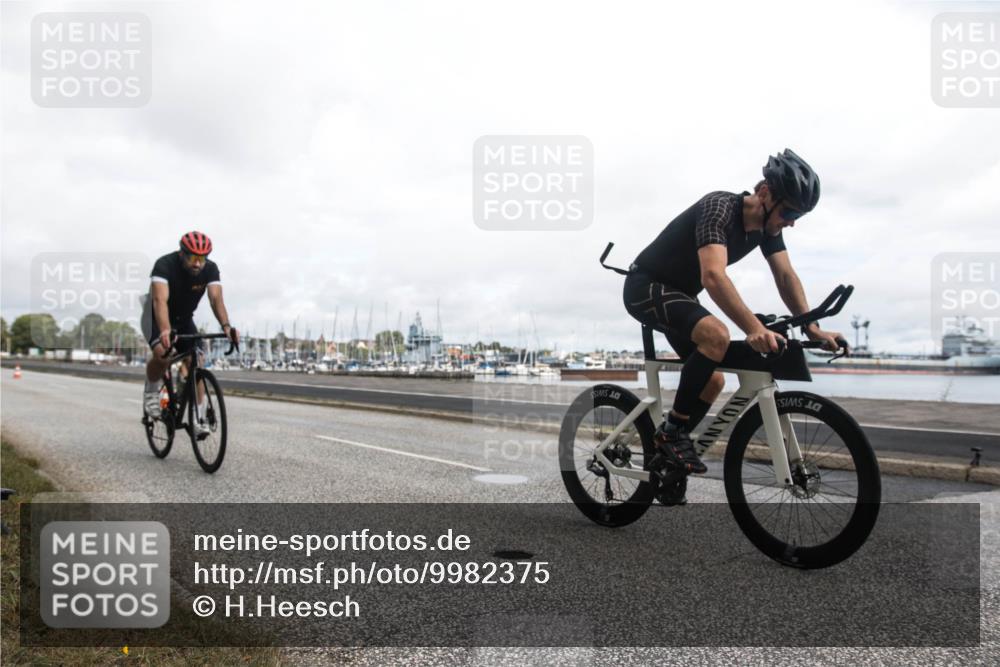 16.08.2026 - KN Förde Triathlon 2026 H.Heesch http://msf.ph/oto/9982375 16.08.2026 11:32:07 Radfahren 352, 363, 365, 410 meine-sportfotos.de