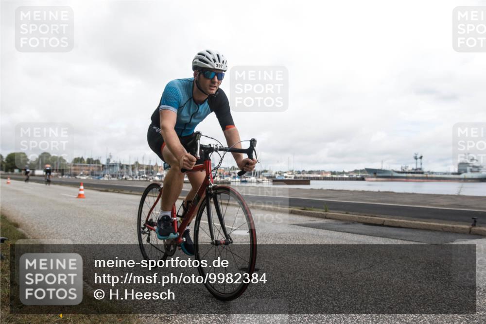 16.08.2026 - KN Förde Triathlon 2026 H.Heesch http://msf.ph/oto/9982384 16.08.2026 11:32:39 Radfahren 341, 372, 397 meine-sportfotos.de