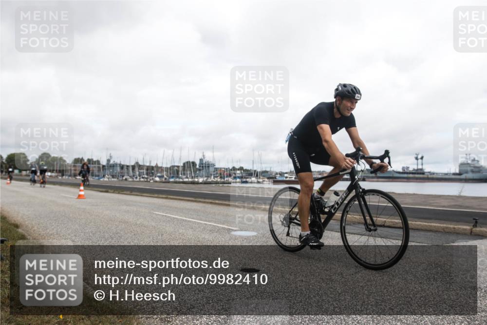 16.08.2026 - KN Förde Triathlon 2026 H.Heesch http://msf.ph/oto/9982410 16.08.2026 11:34:21 Radfahren 398, 422, 424 meine-sportfotos.de
