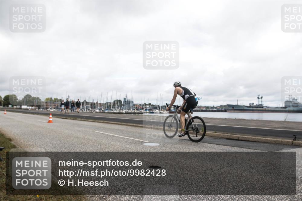 16.08.2026 - KN Förde Triathlon 2026 H.Heesch http://msf.ph/oto/9982428 16.08.2026 11:35:28 Radfahren 354, 439 meine-sportfotos.de