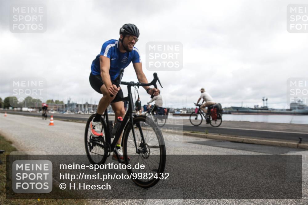 16.08.2026 - KN Förde Triathlon 2026 H.Heesch http://msf.ph/oto/9982432 16.08.2026 11:35:38 Radfahren 392, 412, 437 meine-sportfotos.de