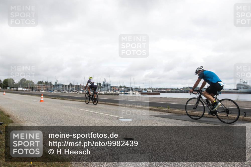 16.08.2026 - KN Förde Triathlon 2026 H.Heesch http://msf.ph/oto/9982439 16.08.2026 11:36:17 Radfahren 406, 421 meine-sportfotos.de