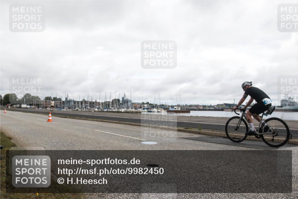 16.08.2026 - KN Förde Triathlon 2026 H.Heesch http://msf.ph/oto/9982450 16.08.2026 11:36:54 Radfahren 375, 422, 436 meine-sportfotos.de