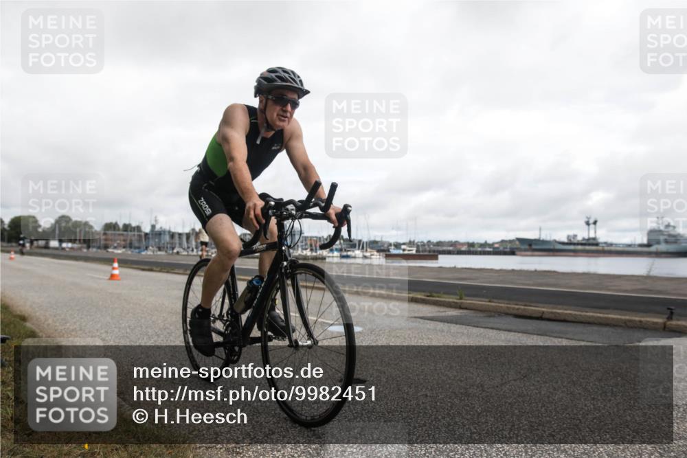 16.08.2026 - KN Förde Triathlon 2026 H.Heesch http://msf.ph/oto/9982451 16.08.2026 11:36:59 Radfahren 375, 398, 407, 422 meine-sportfotos.de