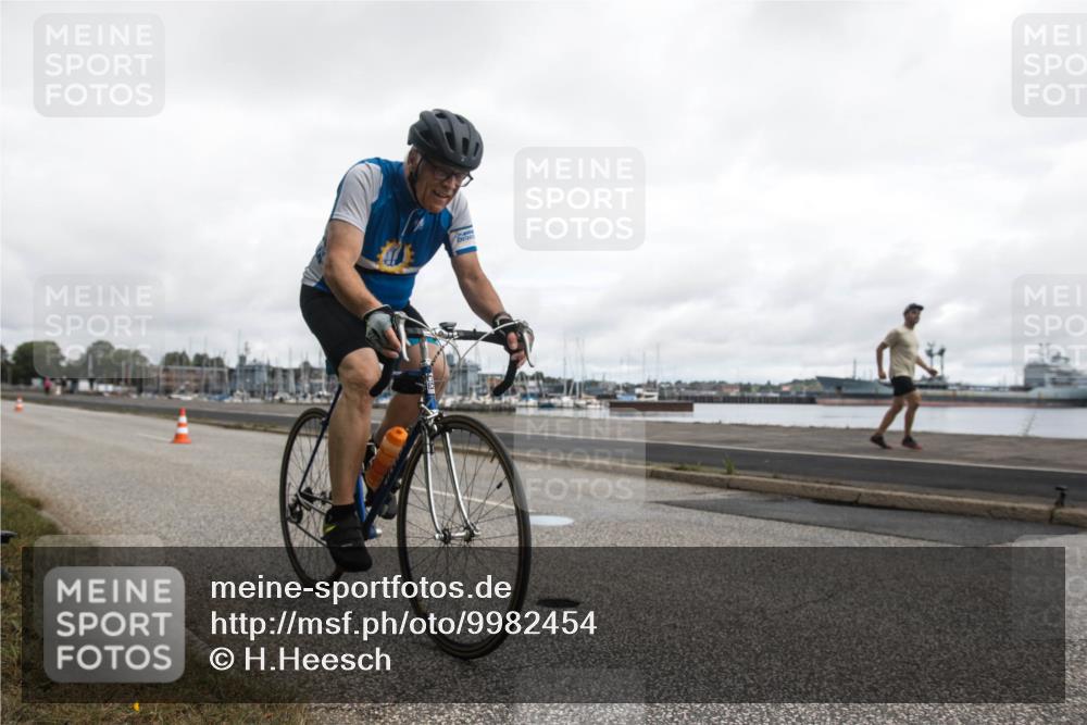 16.08.2026 - KN Förde Triathlon 2026 H.Heesch http://msf.ph/oto/9982454 16.08.2026 11:37:06 Radfahren 370, 398, 404, 407, 415 meine-sportfotos.de