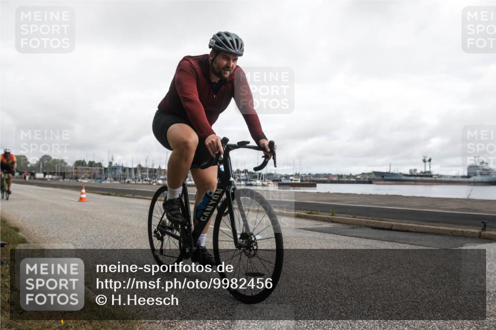 16.08.2026 - KN Förde Triathlon 2026 H.Heesch http://msf.ph/oto/9982456 16.08.2026 11:37:09 Radfahren 370, 402, 415 meine-sportfotos.de