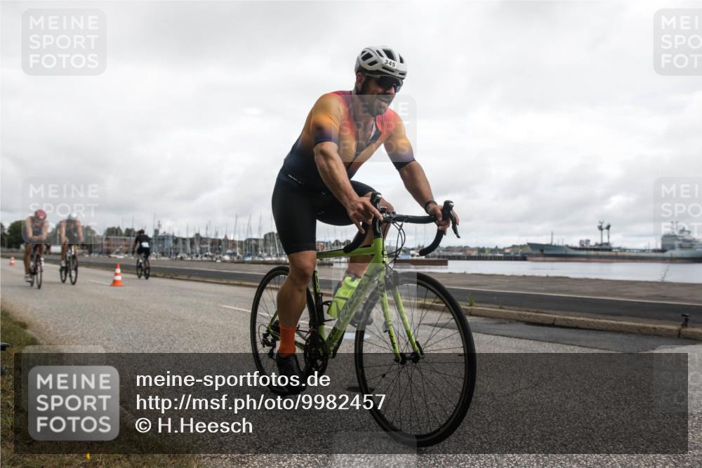 16.08.2026 - KN Förde Triathlon 2026 H.Heesch http://msf.ph/oto/9982457 16.08.2026 11:37:10 Radfahren 370, 402 meine-sportfotos.de