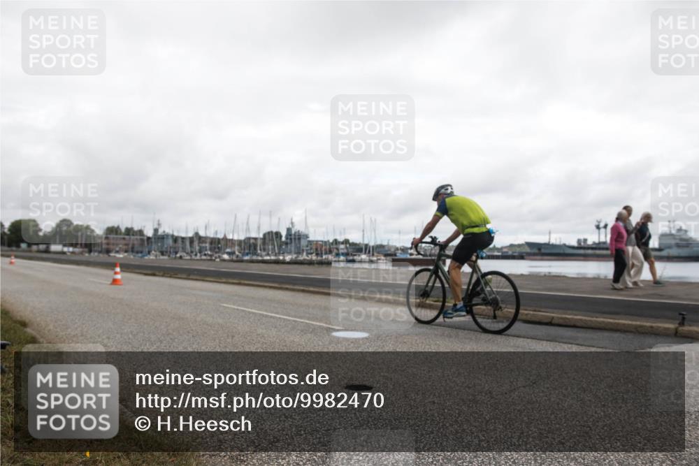 16.08.2026 - KN Förde Triathlon 2026 H.Heesch http://msf.ph/oto/9982470 16.08.2026 11:38:12 Radfahren 349, 353, 437, 803 meine-sportfotos.de
