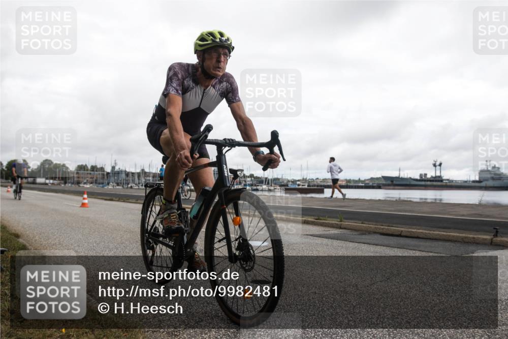 16.08.2026 - KN Förde Triathlon 2026 H.Heesch http://msf.ph/oto/9982481 16.08.2026 11:38:55 Radfahren 360, 406, 414, 435 meine-sportfotos.de