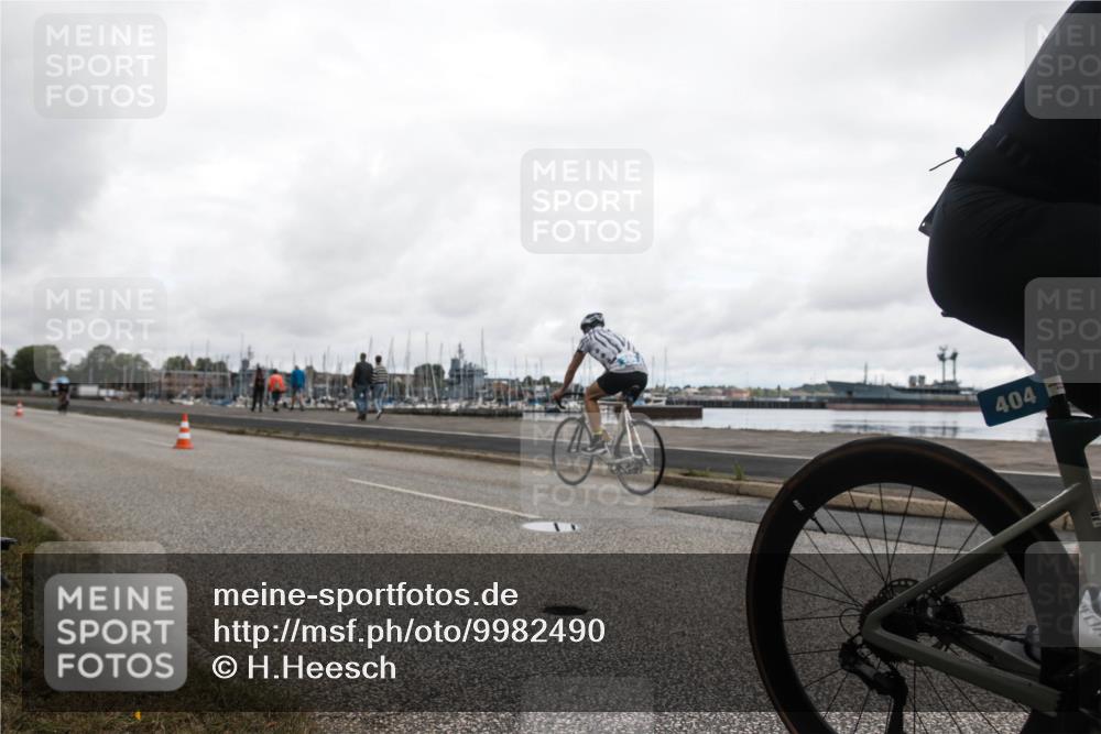 16.08.2026 - KN Förde Triathlon 2026 H.Heesch http://msf.ph/oto/9982490 16.08.2026 11:39:53 Radfahren 347, 396, 404 meine-sportfotos.de